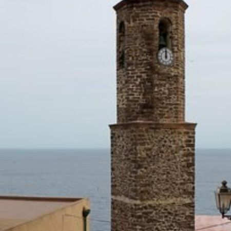 卡斯特尔萨多L'Antico Faro住宿加早餐旅馆 外观 照片