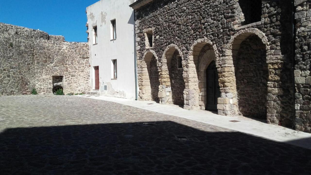 卡斯特尔萨多L'Antico Faro住宿加早餐旅馆 外观 照片