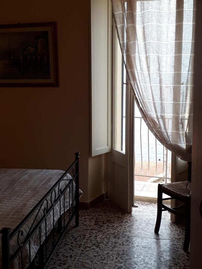 卡斯特尔萨多L'Antico Faro住宿加早餐旅馆 外观 照片