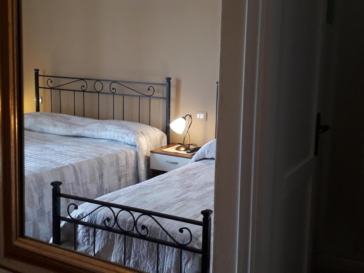 卡斯特尔萨多L'Antico Faro住宿加早餐旅馆 外观 照片